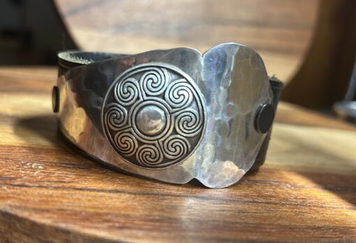 Unisex one of a kind leather cuff - Image 3